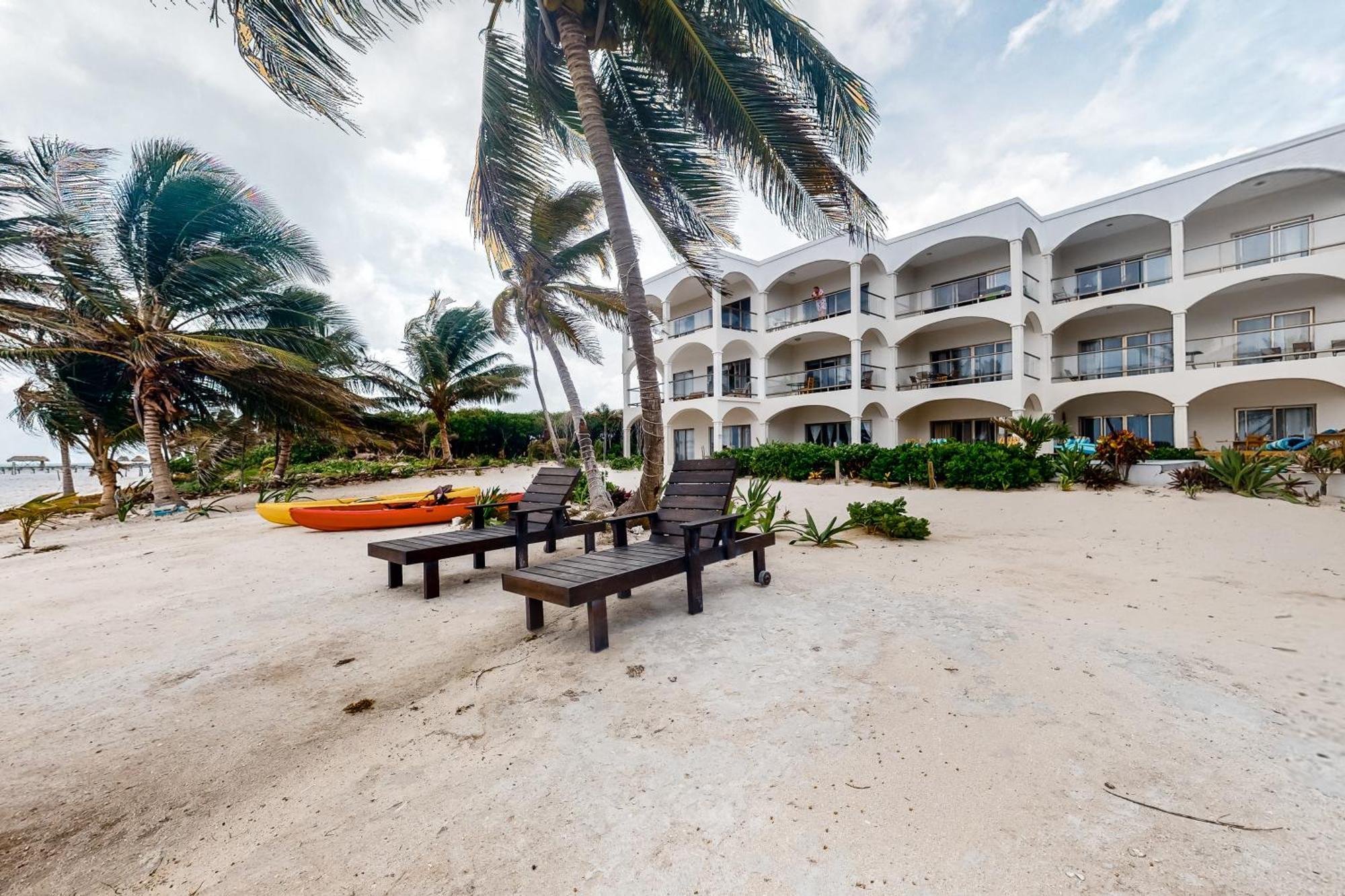 Blue Water Beach Villas San Pedro  Room photo